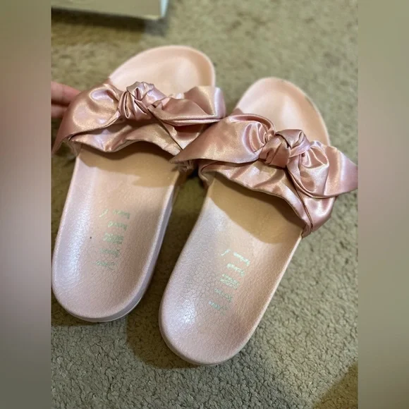 Fenty Beauty Shoes Puma Fenty By Rihanna Pink Bow Slides